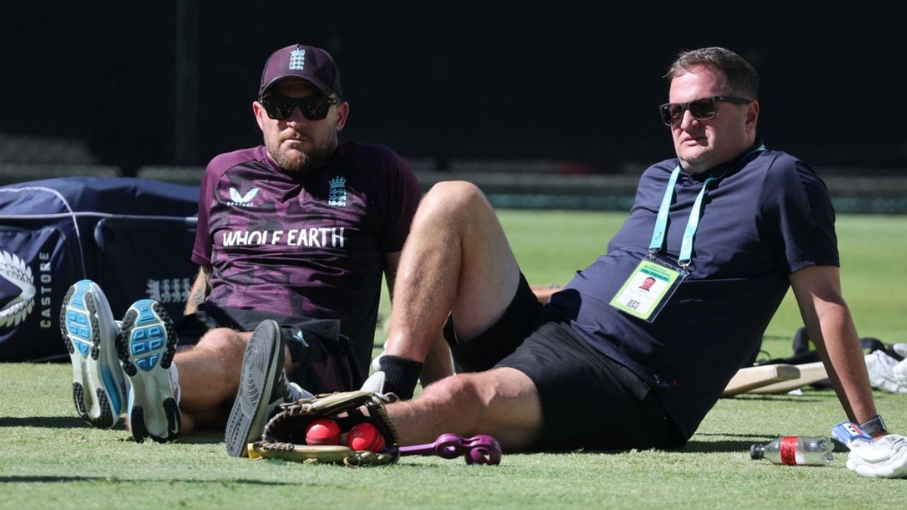1777380752273 England Coach